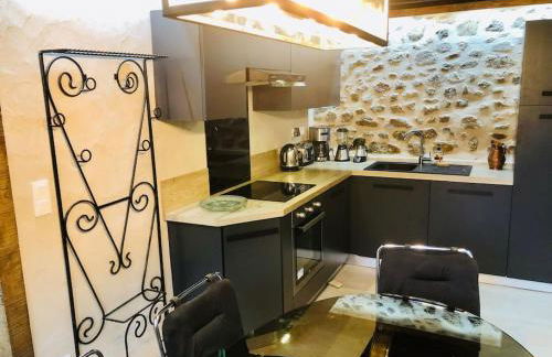 La petite Maison du Bonheur & Jacuzzi - Photo 80