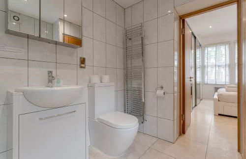 Bright Modern Large 1 Bed Flat in Battersea Clapham Junction - Foto 2