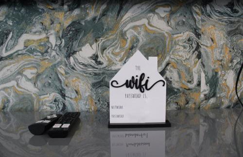 4BR House Mins to Downtown Annapolis with Firepit, Basement Bar, & Sleeps 12 - Foto 30