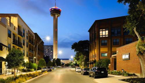 Cozy 2BR-w Parking, Near Rvrwalk, Dome & Conv Ctr - Foto 5