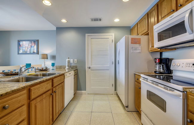 Splash Beach Resort by Book That Condo - Photo 41