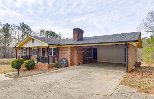 Near Lakes and Golfing Spacious Loganville Home! - Foto 23