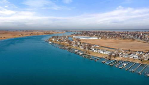 Lakeside Bliss 2BR, 1BA with All Modern Comforts - Foto 4