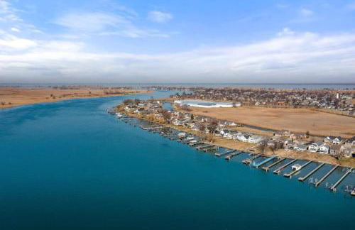 Lakeside Bliss 2BR, 1BA with All Modern Comforts - Foto 4