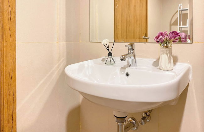 Cozy and Warm Studio at LRT City Jatibening Apartment - Foto 12