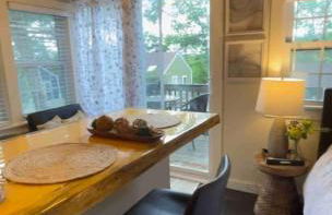 Cheerful Cottage with Loft Close to Everything 6 - Foto 8