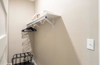 Near Downtown-2 En-Suites - Garage - Sleeps 9 - Foto 27