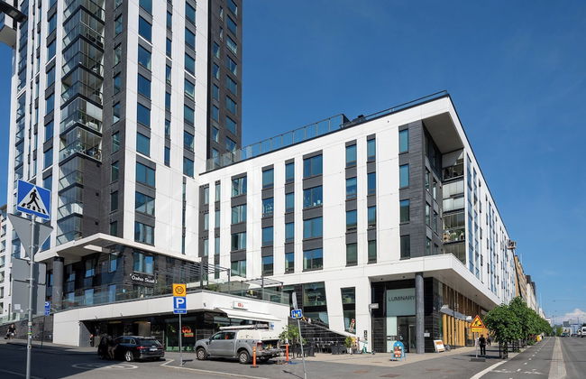 New 1BR Home with Balcony next to Railway Station - Foto 26