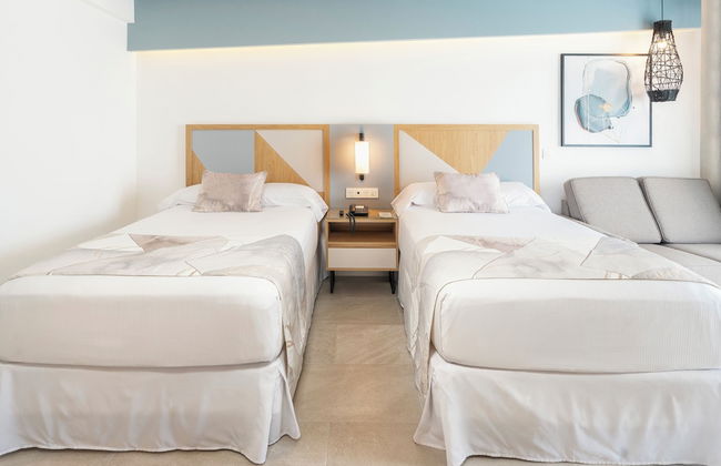 Hotel Riu Caribe - All Inclusive - Photo 4