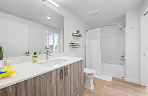 Comfy 1BD1BA Riverside Apt W QueenBdLaundryTV - Foto 15