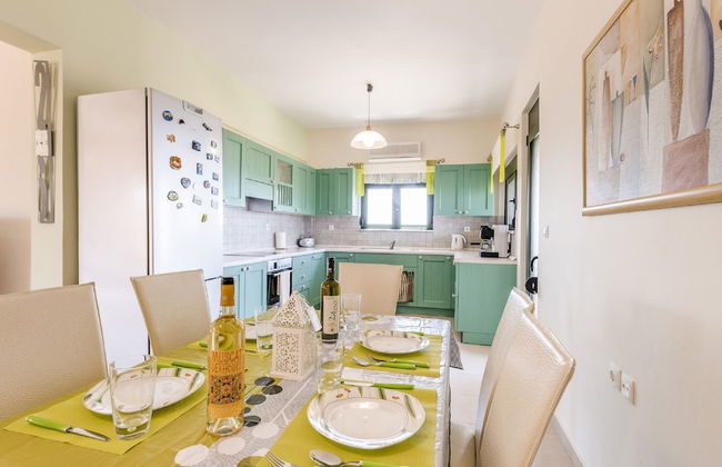 Blue Asteri Villa - Photo 9