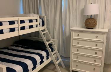 Private heated pool , resort style home , minutes from the beach - Foto 27