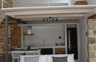 LAINI LUXURY SUITES - Photo 32