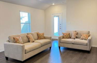 Cozy 4 Bedroom Home - Foto 15