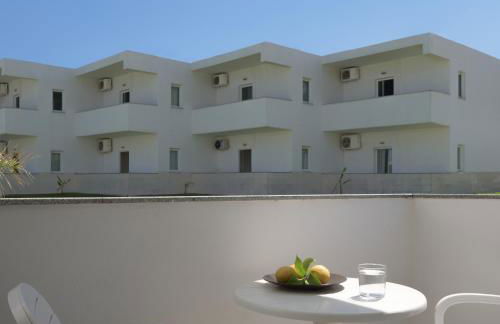 Reina Apartments - Photo 6