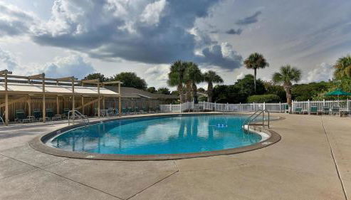 Cozy renovated ground floor unit - Golf Villa - on the Golf Course - Photo 2