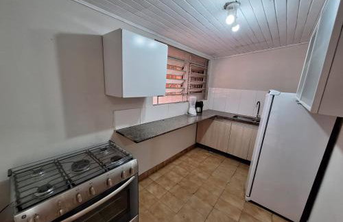 CASA - localizada no centro de Campo Grande - 2 quartos com ar e garagem para 2 carros - Foto 43