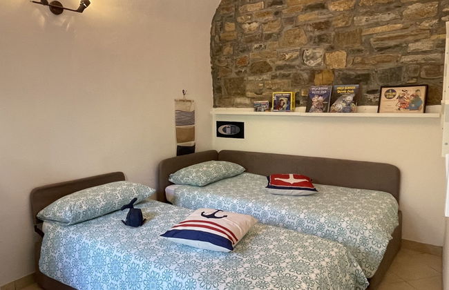 2 bedroom Apartment in Cipressa with garden - Photo 22