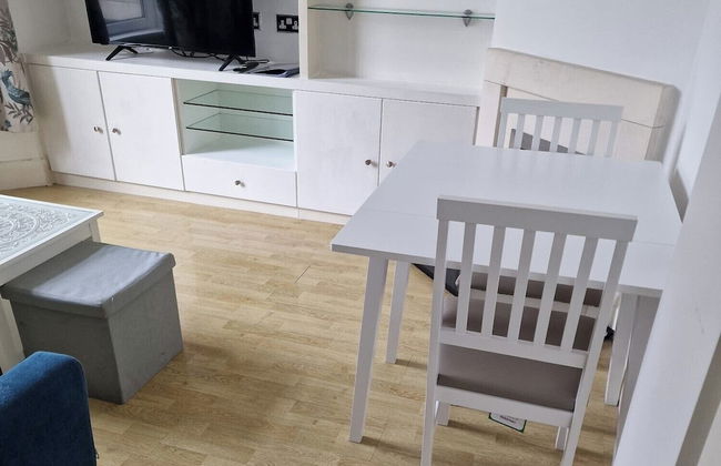 Light 1-bed - London N8 - Free Parking - Fast Wifi - Foto 23