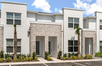 Upstay Pristine 3BR Home with Private Pool & BBQ - Foto 29