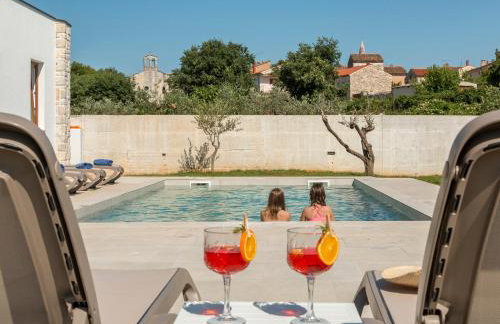 Villa San Zusto, 1600 m2 plot area, heated pool with hydromassage zone - Foto 7