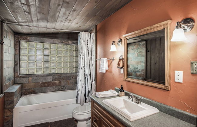 The Roost Downtown by Ruidoso Vacation Rentals - Foto 13