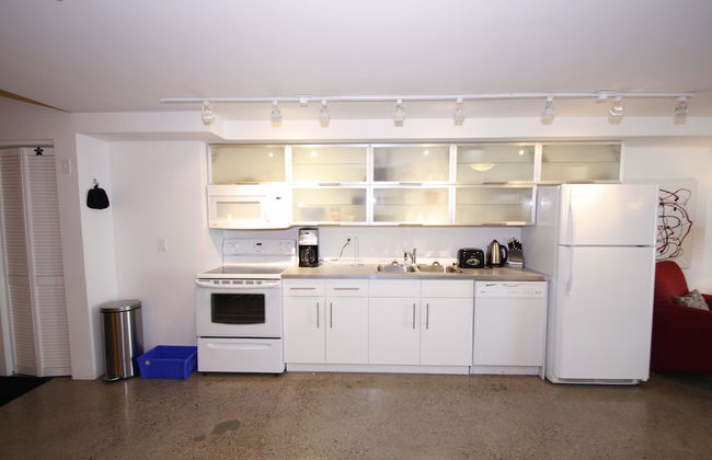 Downtown Loft Style Condo Heated Parking - Photo 13