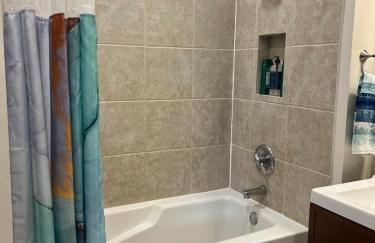 CRAFTSMAN'S MAIN FLOOR with huge DECK! - Foto 16