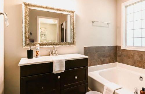 Minutes to Benning Two-Story Oasis Benning Bliss - Foto 10