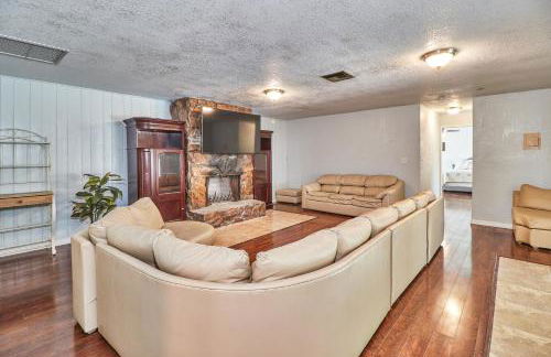 12 Guest Oasis Pool Privacy and Comfort Await - Foto 10