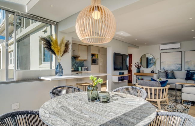 Exquisite Mouille Point Apt by Golf Course Serene Suite - Photo 4