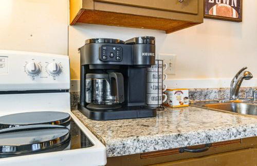 2 Mi to Dwtn Green Bay Ideally Located Townhome! - Foto 11