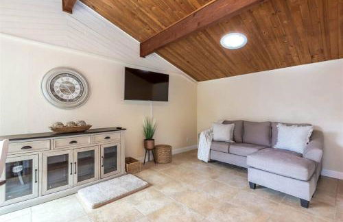 Broken Bow Getaway Pet Friendly Midtown - Photo 11