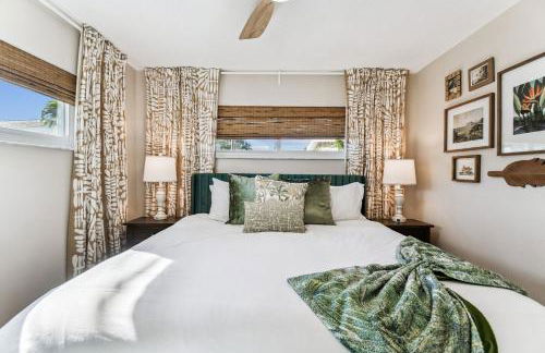 Luxury Home with Hot Tub & Outdoor Oasis blocks from the Beach - Foto 55