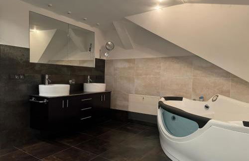 205 qm "Traumtor" mit Sauna, Whirlpool, Kamin und 3 Terrassen mit Blick in die Böhmisch Sächsische Schweiz - Foto 4