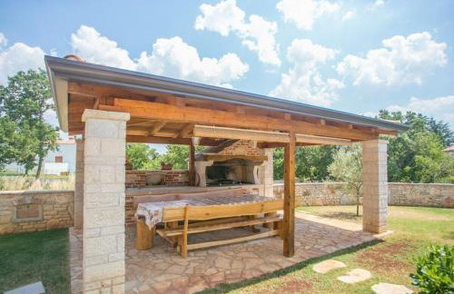 Holiday home in Pore with swimming pool - Photo 8