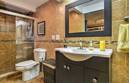 Suburban Detroit Home with Porch, Yard and Fire Pit! - Foto 12