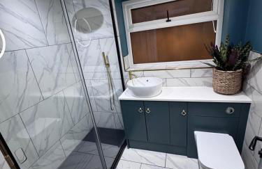 The Bungalow by The Garden Spa Stays, 4 bed, Sauna - Hot Tub - Ice Bath - Foto 18