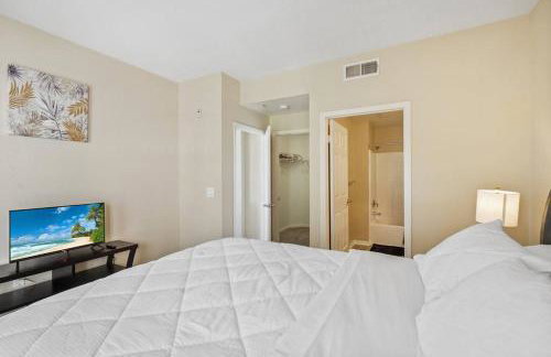 Luxury 2BR/2BA! 5 MIN to Disney! - Photo 18
