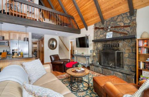 Spring Home 6 - Cozy 4BR Cabin in Black Butte Ranch w Fireplace - Foto 13