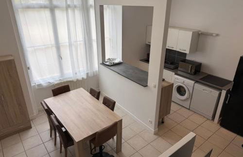 OULLINS T3 COSY 70M2 - 6 Pers 2 Chambre - 2 Mezzanines Métro & centre à Pied - Foto 16