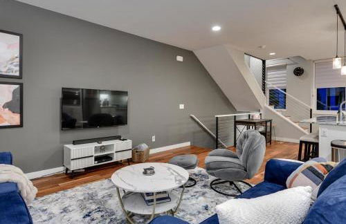 Modern Townhome Near Downtown walk to CWS! - Foto 30