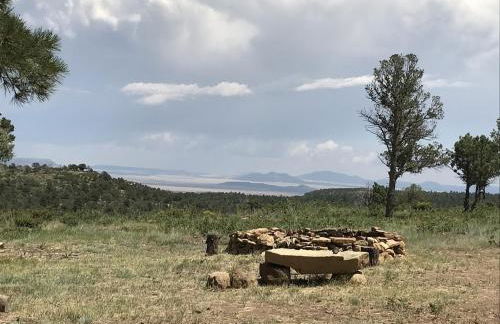 Old Raton Pass Base Camp Cabin with Loft Northern New Mexico Mountain Ranch on Colorado Border cabin - Foto 18