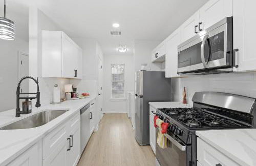 Walk to SXSW Venue, 2025 New Build Beauty at UT, Downtown, King Beds - Foto 5