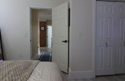 Modern Abode 2BR Near UofR, Highland, Downtown Rochester, NY Sleeps 4 - Foto 2