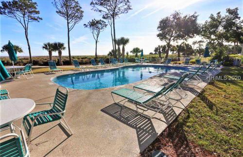 Direct Oceanfront Private Villa Overlooking Pool/Beach - South Forest Beach - Right next to Coligny Plaza - Foto 15