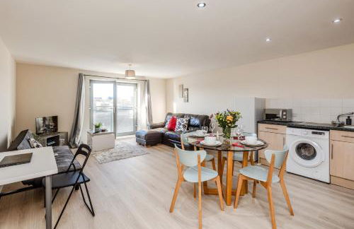Waterfront Quayside Apartment with secure parking & lift, Ideal for Mobility Users - Foto 5