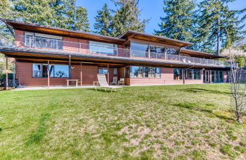 The Bridge and Balcony - Photo 39