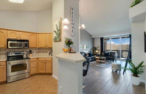 Timberline Retreat - King Bed, Fireplace & Pool! - Foto 21