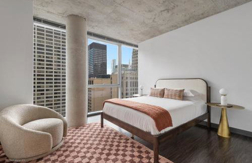Linea Luxury Living with Indoor Pool and Rooftop Views in The Loop - Photo 17